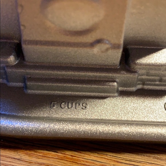 Nordic Ware non-stick Gingerbread/enchanted house - Picture 9 of 16